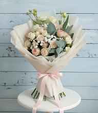 Букет цветов из:  Розы и Лизиантусы в Попутная
