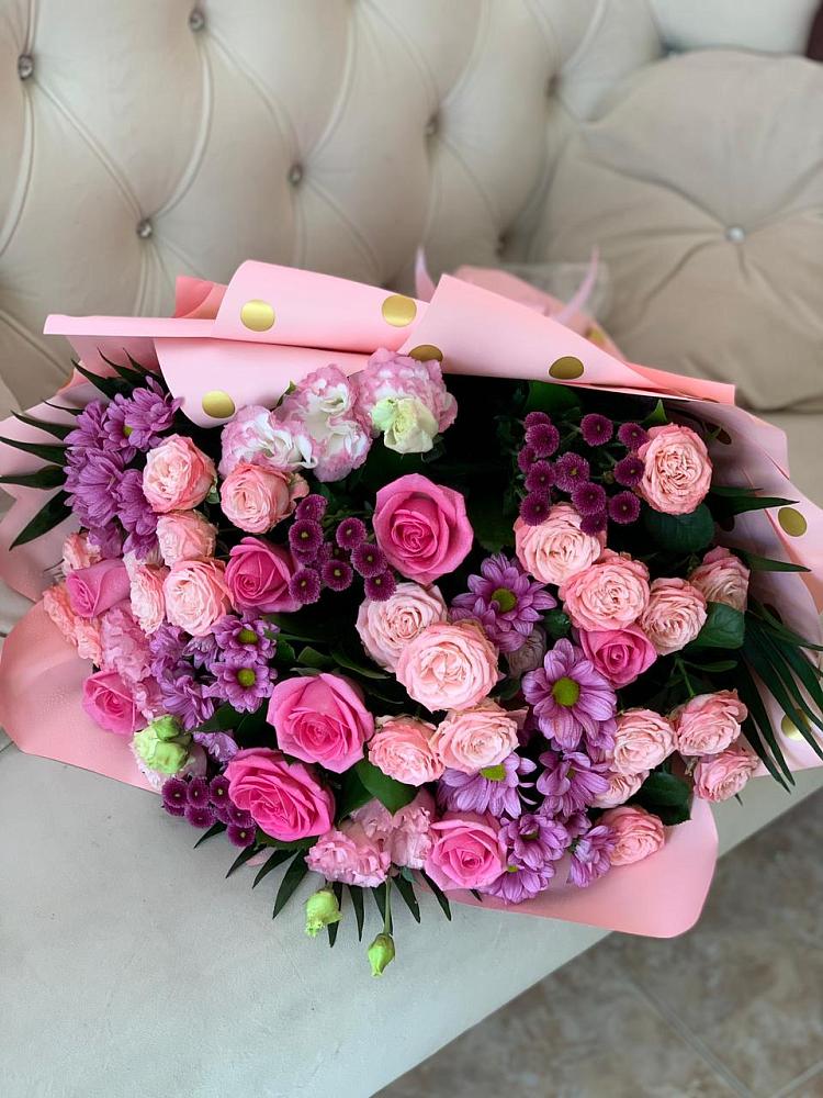 Букет цветов из: Хризантемы, Розы и Лизиантусы в Попутная