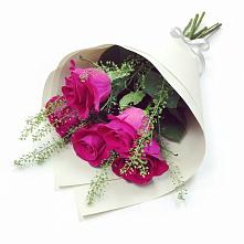 Букет цветов из:  Розы в Попутная