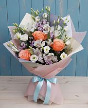 Букет цветов из:  Лизиантусы, Розы, Альстромерии и Гипсофила в Попутная