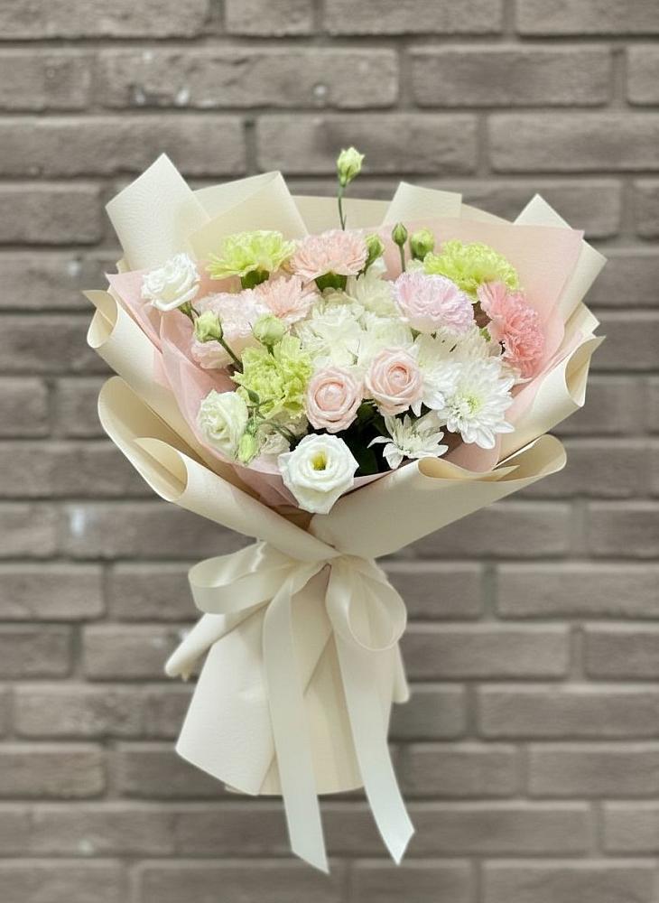 Букет цветов из: Гвоздики, Розы, Лизиантусы и Хризантемы в Попутная