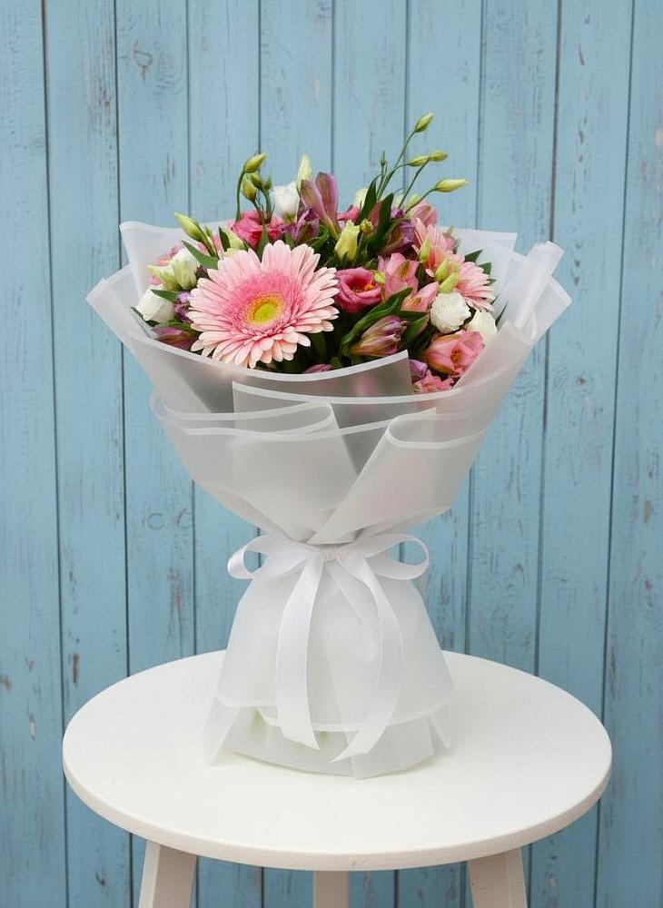 Букет цветов из: Герберы, Альстромерии и Лизиантусы в Попутная