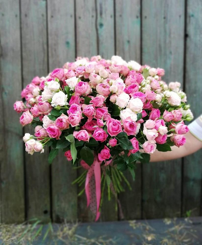 Букет Розовые кустовые розы Натали и Лав Лидия в Попутная