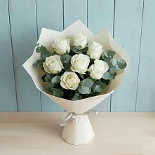 Букет Белые розы в Эвкалипте в Попутная