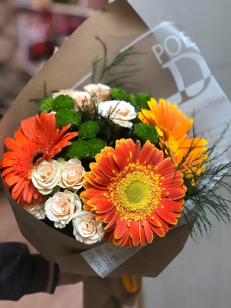 Букет цветов из: Герберы, Хризантемы и Розы в Попутная