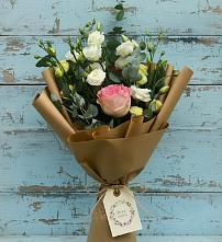 Букет цветов из:  Розы и Лизиантусы в Попутная