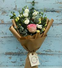 Букет цветов из:  Розы и Лизиантусы в Попутная