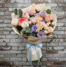 Букет цветов из:  Розы, Лизиантусы и Гвоздики в Попутная