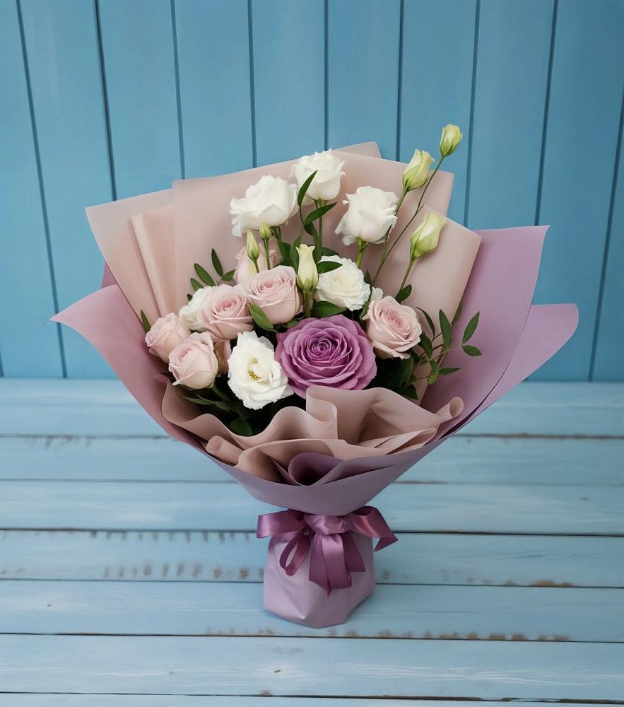 Букет цветов из: Розы и Лизиантусы в Попутная